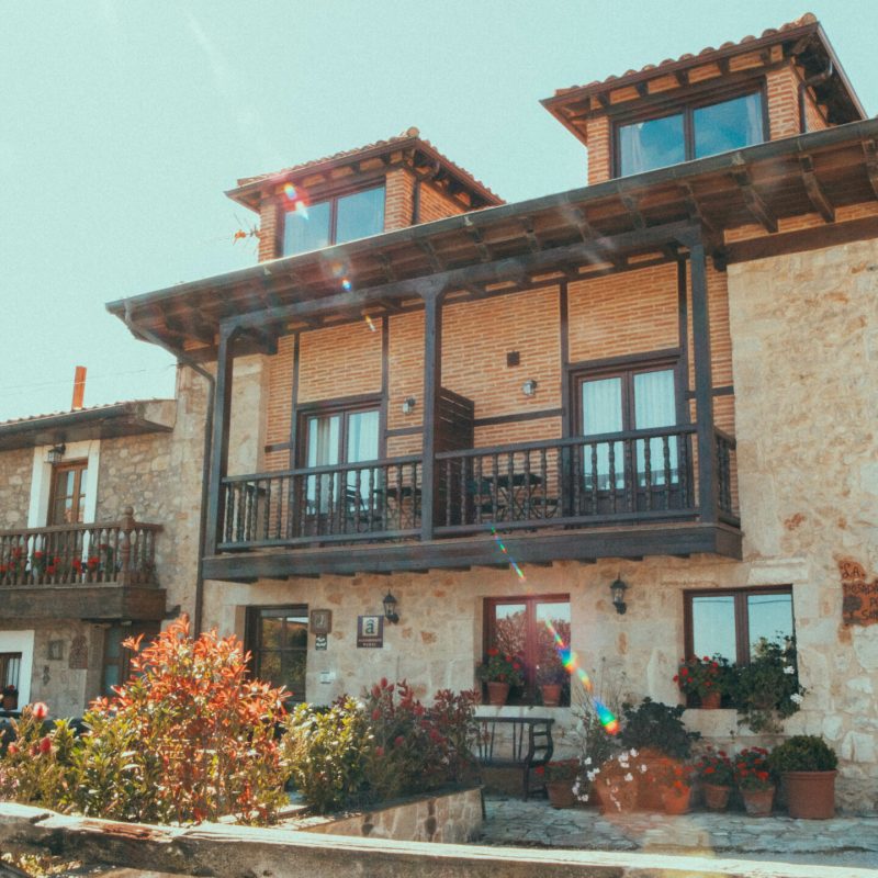 fachada posada de somo